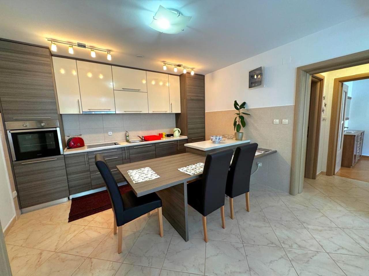 Apartments Andrija Kotor Eksteriør bilde
