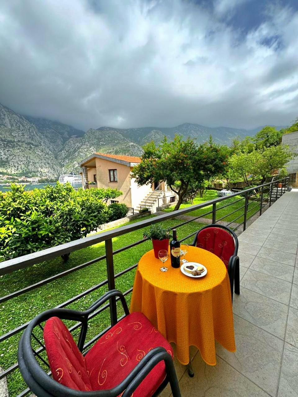 Apartments Andrija Kotor Eksteriør bilde